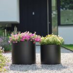 Okrasný květináč Helij černé barvy