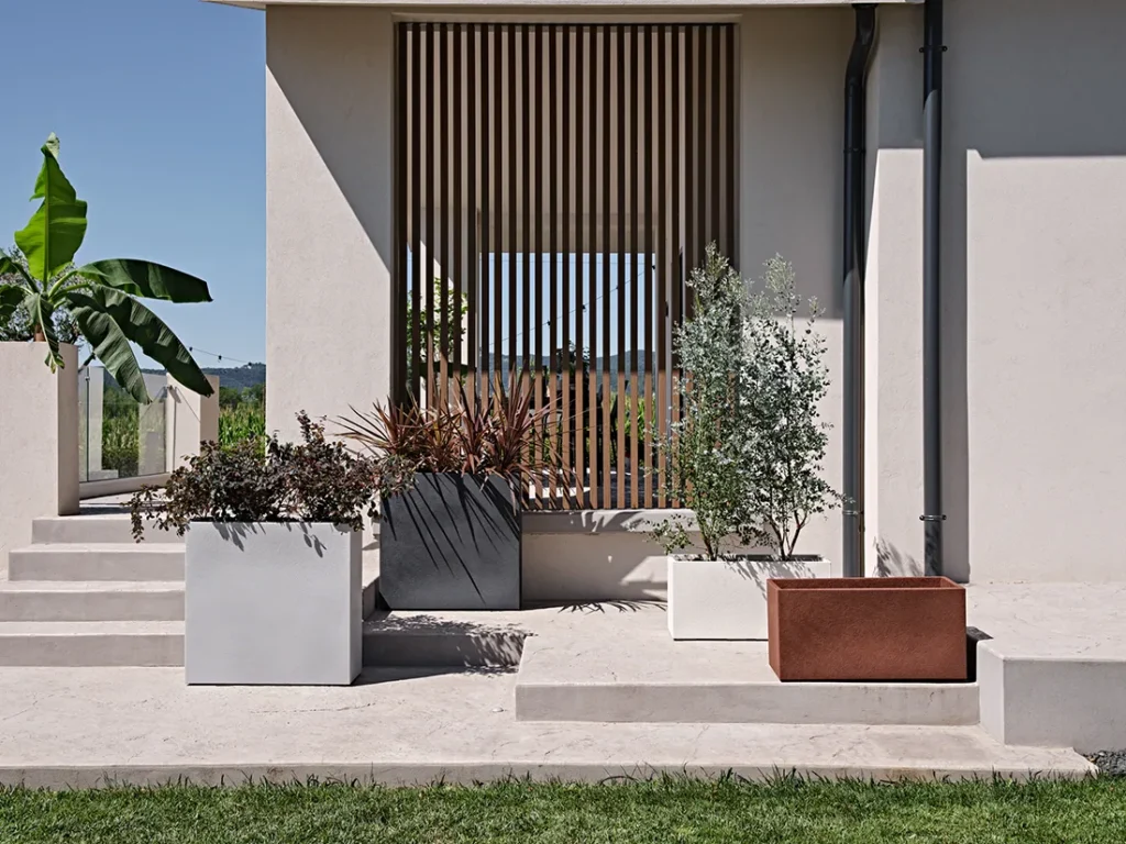 Summit_by_bonsai Květinové truhlíky a květináče