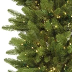 Detail 3D PE jehličí a LED světýlek stromku Arosa